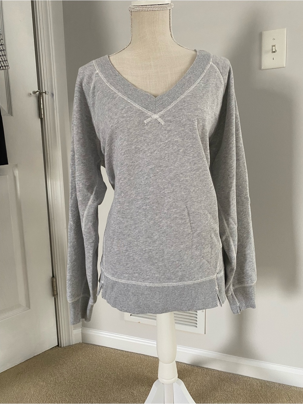 aerie Light Gray V-Neck Sweatshirt